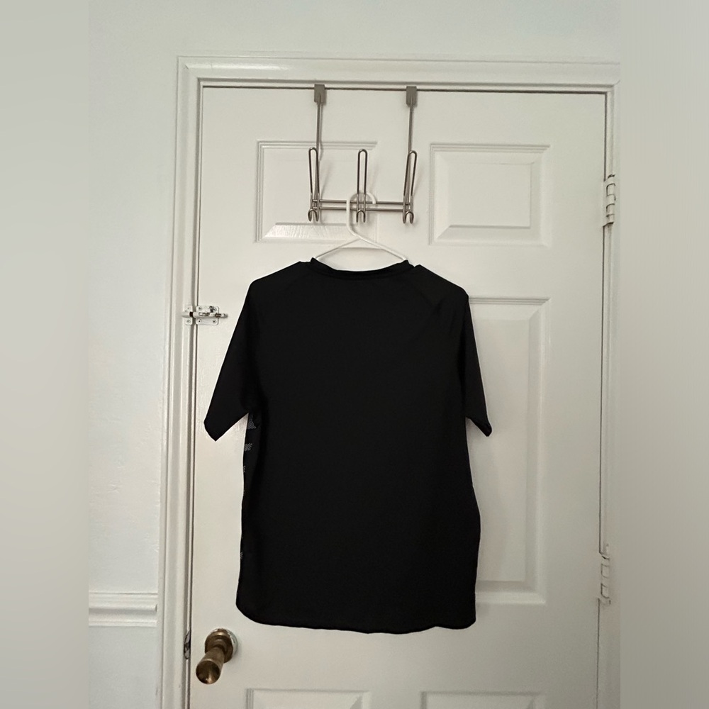 SHEIN Black and Gray Performance Short Sleeve Tee - Picture 4 of 5